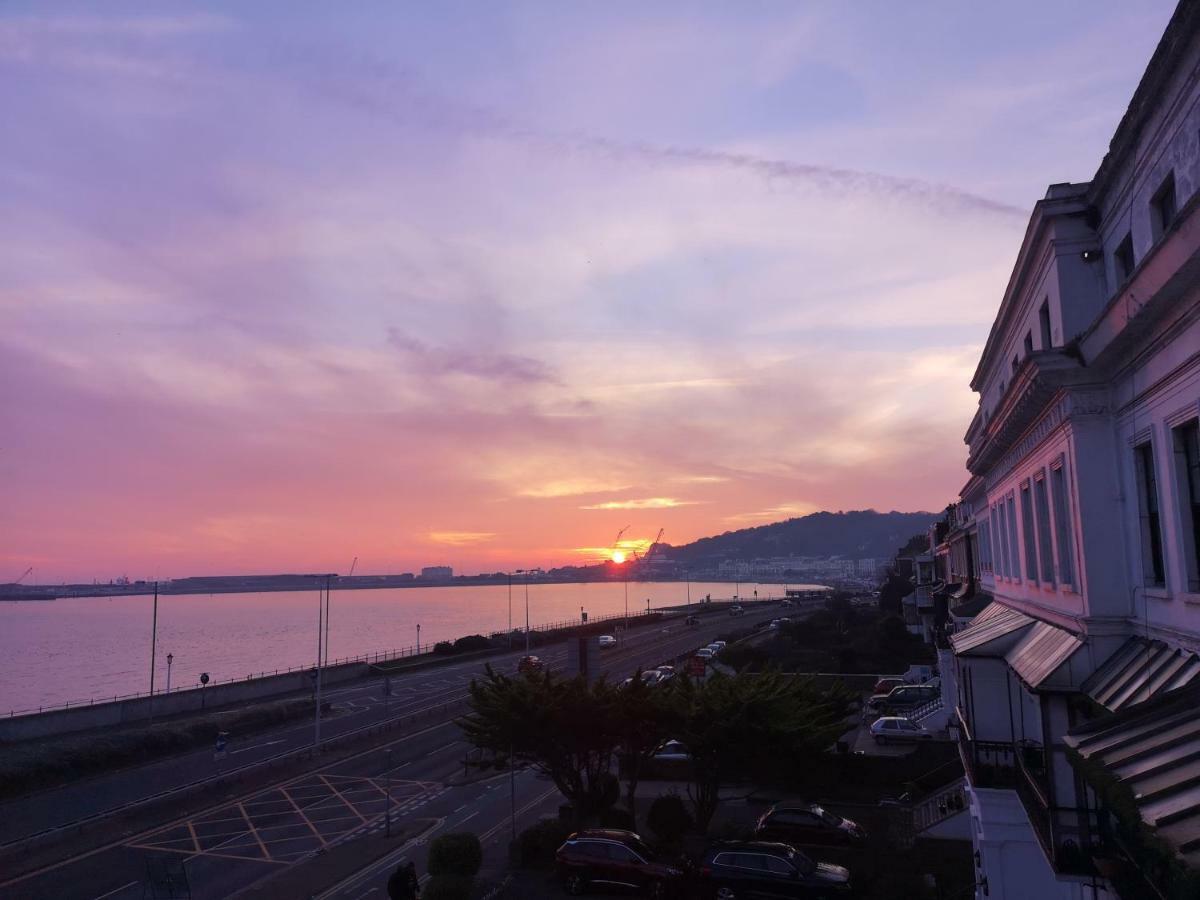Whole Flat Next To Dover Port With Parking Exterior foto